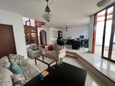 AMPLIA CASA EN VENTA EN LA MOLINA