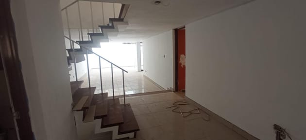 SE VENDE CASA COMO TERRENO EXCELENTE UBICACIÓN