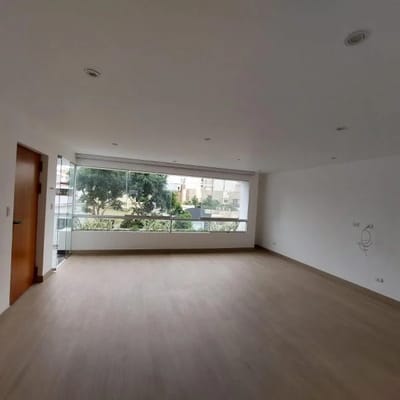 SE ALQUILA EXCLUSIVO FLAT CERCA A LA HUACA PUCLLANA