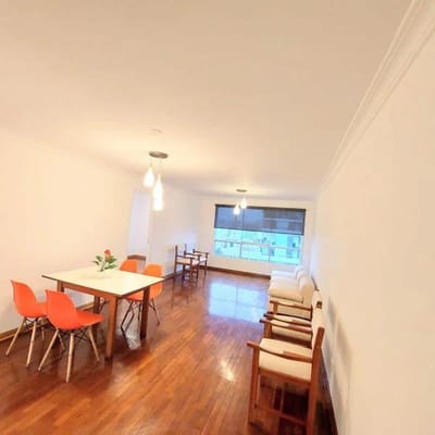 SE ALQUILA LINDO FLAT A UNAS CUADRAS DEL MALECON