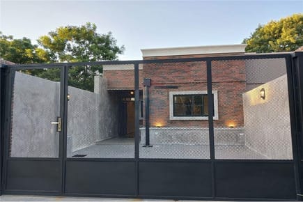 VENDO CASA A ESTRENAR EN LUQUE CUARTO BARRIO