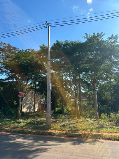 VENDO TERRENO EN ESQUINA EN EL LIMITE ENTRE AREGUA Y LUQUE 