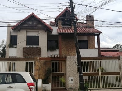 Casa amplia en venta - Canal Cotoca 2do y 3er anillo