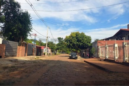 TERRENO EN FDO DE LA MORA ZONA NORTE 13 METROS DE FRENTE
