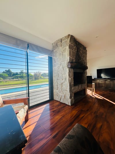 Casa única, Cerca De Playa Y Laguna. Piscina Y Barbacoa. Sin Vecinos Linderos