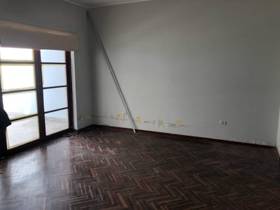 SE ALQUILA PRIMER PISO DE CASA PARA OFICINA EN SURCO