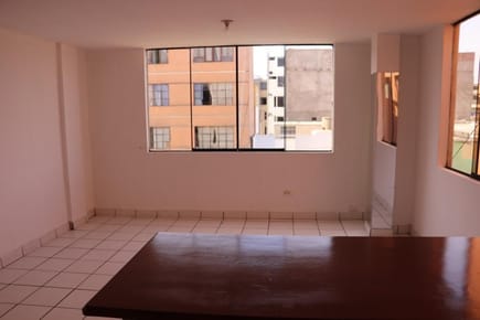 Departamento en Venta en Urb Los Cipreses en Cercado de Lima