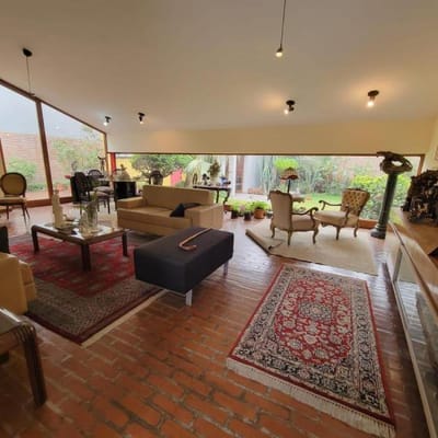 Linda Casa   m de terreno  con Dpto incluido