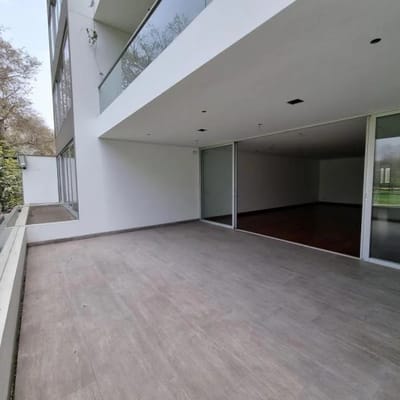 Dpto de estreno Tipo Casa con vista al Club Golf Los Inkas