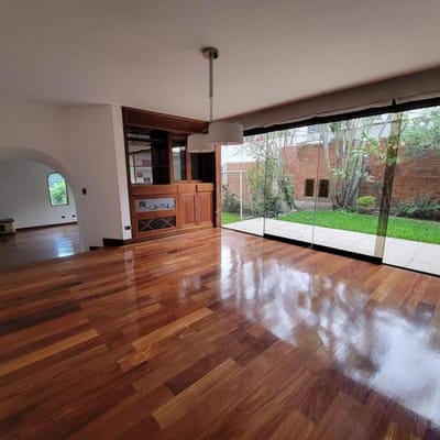 EXCELENTE CASA EN LA MOLINA VIEJA   M DE TERRENO