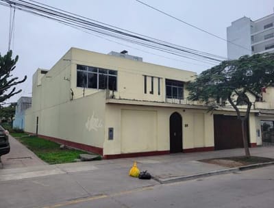 Casa en Venta como Terreno VALLE HERMOSO