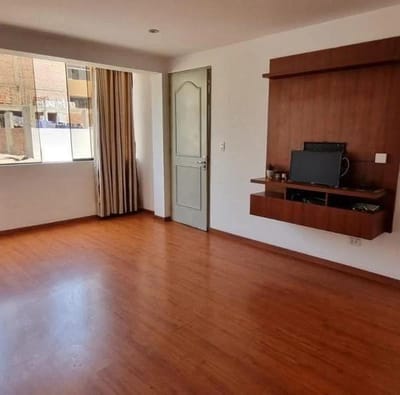 VENDO DEPARTAMENTO URB PORTADA DEL SOL ERA ETAPA   LA MOLINA