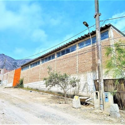 VENDO EXCELENTE LOCAL IDEAL PARA DEPOSITOS O EMPRESAS EN PACHACAMAC