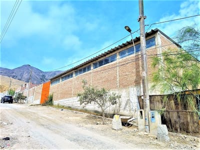 VENDO EXCELENTE LOCAL IDEAL PARA DEPOSITOS O EMPRESAS EN PACHACAMAC
