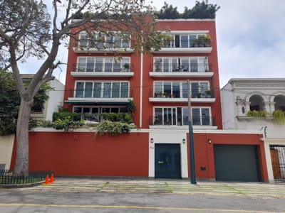 Vendo departamento muy cerca del Centro Empresarial de San Isidro