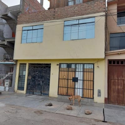 CASA EN VENTA EN LOS OLIVOS DE DOS PISOS Y AZOTEA - 140m2 - ASOCIACION RIO SANTA