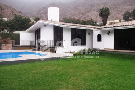 LINDA CASA SUPER ACOGEDORA Y AMPLIA EN LA PLANICIE
