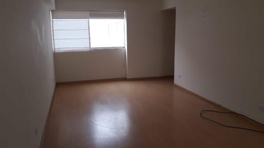 Lindo departamento sin amoblar, con cochera!!! L.M