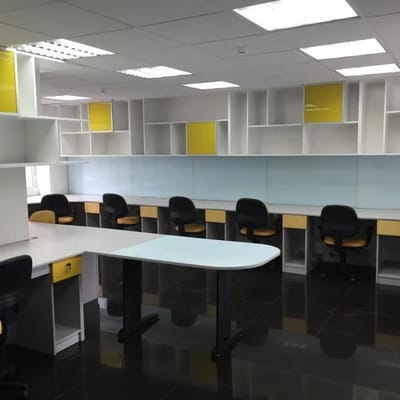 Alquilo oficina amoblada en el centro financiero  Corpac