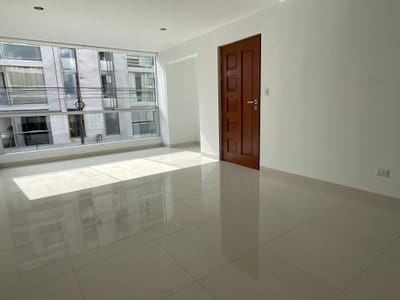 Venta en Salamanca - Dpto de estreno 3 dorm 2do piso con ascensor!