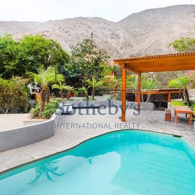 Esplendida casa en zona cerrada y segura de la Planicie La Molina