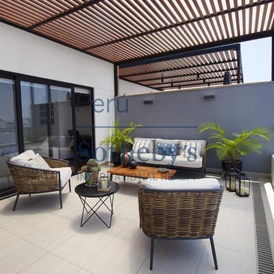 Exclusivo Penthouse frente a parque ubicado en excelente zona en Miraflores