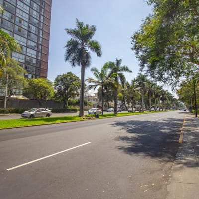 Excelente terreno en la Av Javier prado en exclusiva zona de San Isidro