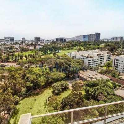 Penthouse exclusivo con excelente vista al Golf Los Incas y acabados de lujo