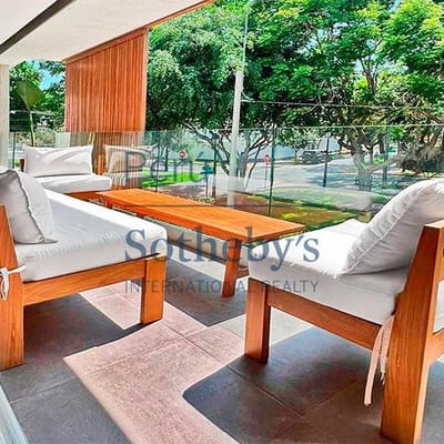 Edificio moderno impecable frente a Parque cerca de El Olivar en San Isidro