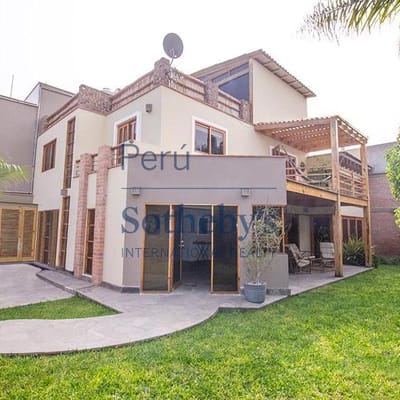 Gran Casa con amplio jardn en Urb La Planicie Punta Hermosa