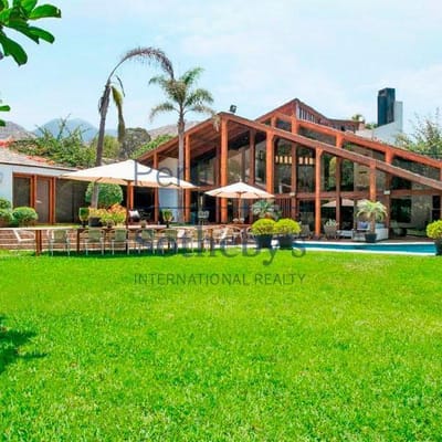 Impresionante casa con vista directa a los campos del Club de Golf La Planicie