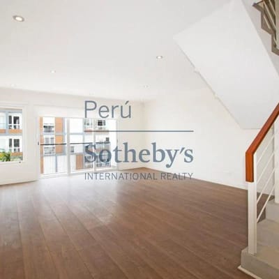 Lindo departamento Dplex con vista a la calle en Miraflores