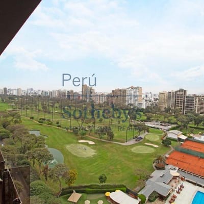 Exclusivo Departamento frente al Golf con una vista espectacular
