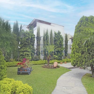 Linda casa con excelente ubicacin en la urbanizacin Santa Teresa en Surco
