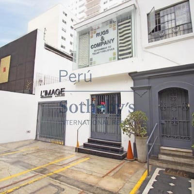 Local en venta estratgicamente situado en la exclusiva calle Los Libertadores