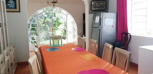 VENDO  BONITA CASA DE OCASION EN LINCE