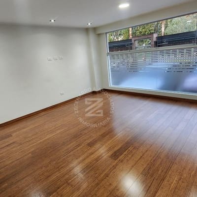SE VENDE LINDO DEPARTAMENTO EN PRIMER PISO FRENTE A PARQUE EN SURCO