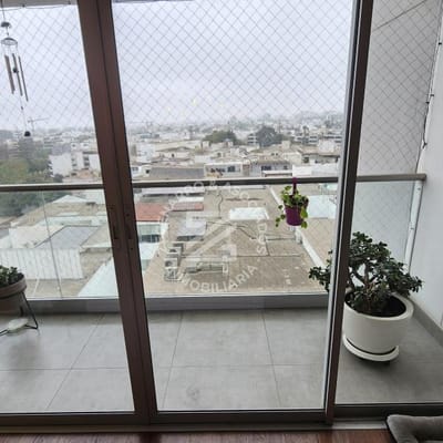 SE VENDE LINDO TRIPLEX EN VALLE HERMOSO DE MONTERRICO OESTE SURCO