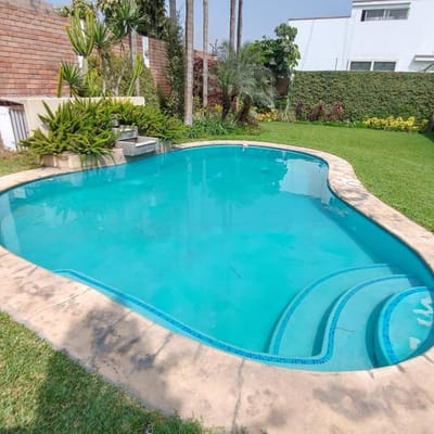 SE VENDE HERMOSA CASA CON PISCINA EN LA PLANICIE SEGUNDA ETAPA LA MOLINA