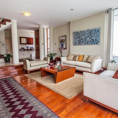 Encantadora Casa en Condominio con Piscina y Gimnasio en La Molina