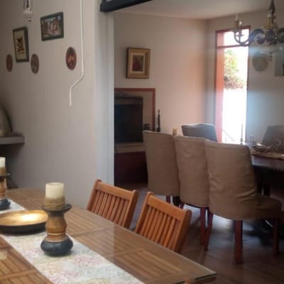 Bella casa de un solo nivel en la Urb Camacho