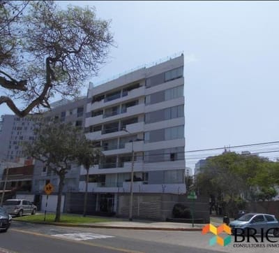 En venta Dpto seminuevo en esquina espalda Parque Melitn Porras Av La Paz