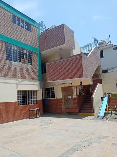 ALQUILER DE CASA DE 3 PISOS CERCA PLAZA LA BANDERA-PUEBLO LIBRE