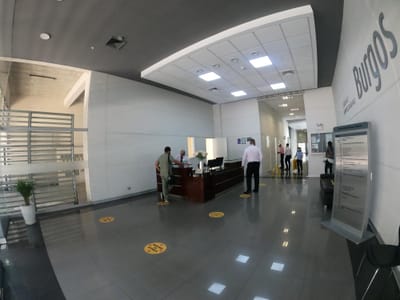 OFICINA EN CENTRO EMPRESARIAL BURGOS DE 107 MTS2 CON 2 BAÑOS + ALMACÉN + ESTACIONAMIENTO + DÉPOSITO