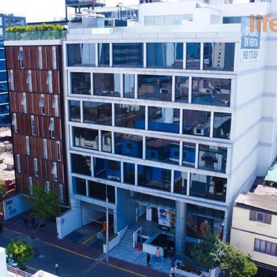 HERMOSA OFICINA EN EL CORAZÓN DE MIRAFLORES