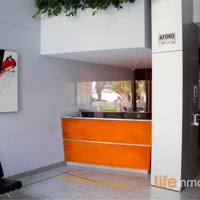 MODERNA OFICINA CON 10 COCHERAS EN EL PINAR - CHACARILLA