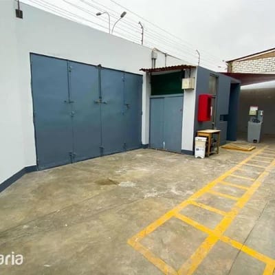 LOCAL COMERCIAL EN AV UNIVERSITARIA