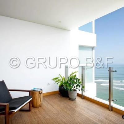 Depa Premium con Terraza en edificio de lujo con vista al mar y jardn privado
