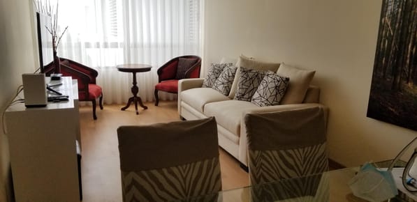 VENDO/ALQUILO ILUMINADO Y FUNCIONAL DEPARTAMENTO EN MAGDALENA - CERCA DE LA UPC