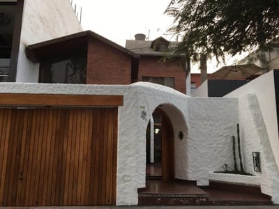 BAJO DE PRECIO!! Venta de Casa con licencia comercial en La Molina